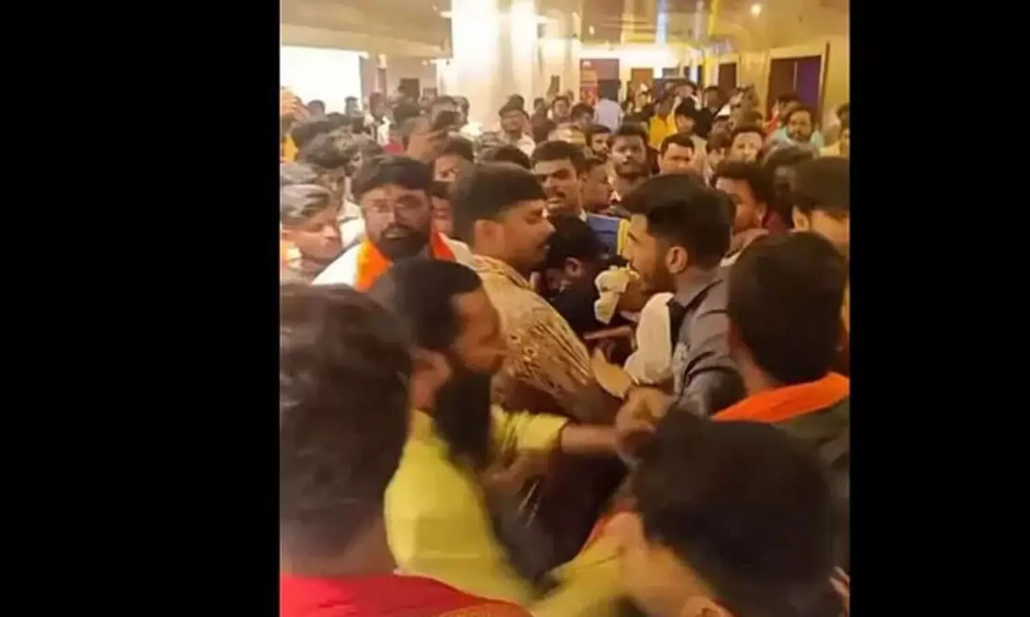 ഹൈദരാബാദിൽ നവരാ​​ത്രി ആഘോഷ പരിപാടിക്കിടെ വിദ്യാർഥി​ക്ക് മർദനം; ഹിന്ദുത്വ പ്രവർത്തകർക്കെതിരെ കേസ്; വിഡിയോ