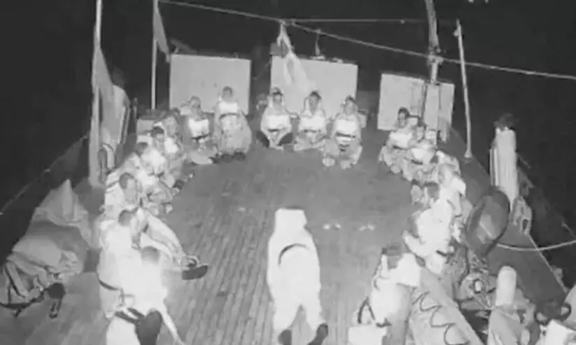 ഗസ്സയിലേക്ക് സഹായവുമായി എത്തിയ കപ്പലുകളെ തടഞ്ഞ് ഇസ്രായേൽ നാവികസേന; ഗ്രെറ്റ തുൻബെർഗ് അടക്കമുള്ളവരെ കസ്റ്റഡിയിലെടുത്തു ഗസ്സയിലേക്ക് സഹായവുമായി എത്തിയ കപ്പലുകളെ തടഞ്ഞ് ഇസ്രായേൽ നാവികസേന; ഗ്രെറ്റ തുൻബെർഗ് അടക്കമുള്ളവരെ കസ്റ്റഡിയിലെടുത്തു