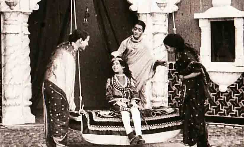 സിനിമക്കായി ആഭരണങ്ങൾ വിറ്റ, ടെക്നീഷ്യനായും എഡിറ്ററായും ജോലി ചെയ്ത വനിത, ഇന്ത്യയിലെ ആദ്യ ഫിലിം എഡിറ്റർ ഇവരാണ്... സിനിമക്കായി ആഭരണങ്ങൾ വിറ്റ, ടെക്നീഷ്യനായും എഡിറ്ററായും ജോലി ചെയ്ത വനിത, ഇന്ത്യയിലെ ആദ്യ ഫിലിം എഡിറ്റർ ഇവരാണ്...