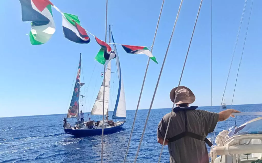 ഇസ്രായേൽ ഉപരോധം ഭേദിച്ച് സുമൂദ് ഫ്ലോട്ടിലയിലെ ഒരു കപ്പൽ; എല്ലാം പിടിച്ചെടുത്തെന്ന് ഇസ്രായേൽ ഇസ്രായേൽ ഉപരോധം ഭേദിച്ച് സുമൂദ് ഫ്ലോട്ടിലയിലെ ഒരു കപ്പൽ; എല്ലാം പിടിച്ചെടുത്തെന്ന് ഇസ്രായേൽ