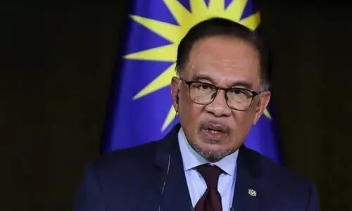 ഫ്ലോട്ടില്ലക്കു നേരെയുള്ള ഇസ്രായേൽ ആക്രമണത്തിൽ കടുത്ത സ്വരത്തിൽ മലേഷ്യ; വെറുതെയിരിക്കില്ലെന്ന് അൻവർ ഇബ്രാഹിം; മാലിദ്വീപും പാകിസ്താനും അപലപിച്ചു