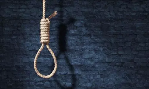 കോട്ടയിൽ അവസാനമില്ലാതെ വിദ്യാർഥി ആത്മഹത്യ; നീറ്റ് പരീക്ഷാർഥി തൂങ്ങിമരിച്ച നിലയിൽ; അസ്വാഭാവികത ആരോപിച്ച് കുടുംബം കോട്ടയിൽ അവസാനമില്ലാതെ വിദ്യാർഥി ആത്മഹത്യ; നീറ്റ് പരീക്ഷാർഥി തൂങ്ങിമരിച്ച നിലയിൽ; അസ്വാഭാവികത ആരോപിച്ച് കുടുംബം