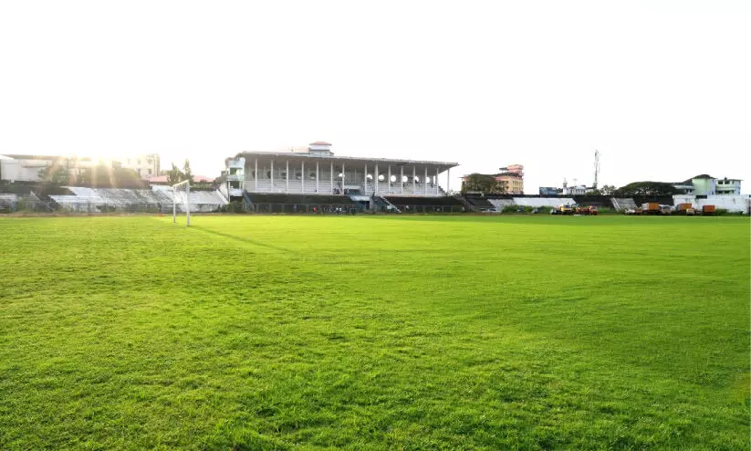 സൂപ്പര്‍ ലീഗിനായി കണ്ണൂർ ജവഹര്‍ സ്റ്റേഡിയം ഒരുങ്ങി