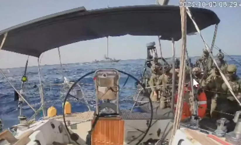 സുമൂദ് ഫ്ലോട്ടില്ലയിലെ അവസാന കപ്പലും പിടിച്ചെടുത്ത് ഇസ്രായേൽ; ഗസ്സക്ക് സഹായവുമായി കൂടുതൽ കപ്പലുകൾ സുമൂദ് ഫ്ലോട്ടില്ലയിലെ അവസാന കപ്പലും പിടിച്ചെടുത്ത് ഇസ്രായേൽ; ഗസ്സക്ക് സഹായവുമായി കൂടുതൽ കപ്പലുകൾ