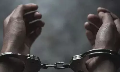 18കാരിയെ തീകൊളുത്തി കൊലപ്പെടുത്താൻ ശ്രമം; അയൽവാസി അറസ്​റ്റിൽ