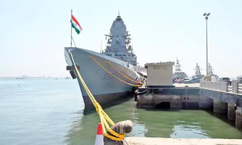 ബ​ഹ്‌​റൈ​നി​ൽ ഔ​ദ്യോ​ഗി​ക സ​ന്ദ​ർ​ശ​നം ന​ട​ത്തി ഇ​ന്ത്യ​ൻ നാ​വി​ക​സേ​ന ക​പ്പ​ലു​ക​ൾ