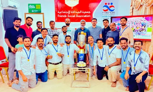 യൂ​ത്ത് ഇ​ന്ത്യ ഫു​ട്ബാ​ൾ ക്ല​ബി​നെ ആ​ദ​രി​ച്ചു