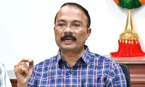 പാളിയിൽ 49 പവനാണ് നിലവിലുള്ളത്, നാല് കിലോ സ്വർണം പോയെന്ന് പറയുന്നത് വങ്കത്തരം -ദേവസ്വം ബോർഡ് പ്രസിഡന്‍റ്