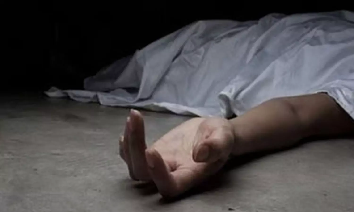 കാമുകനെ കാണാൻ പോകാനൊരുങ്ങിയ 19കാരിയെ മാതാവ് കഴുത്തുഞെരിച്ച് കൊലപ്പെടുത്തി