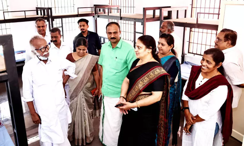 ജില്ല ആശുപത്രിയില് കൂട്ടിരിപ്പുകാര്ക്ക് നൈറ്റ് ഷെല്ട്ടര് ജില്ല ആശുപത്രിയില് കൂട്ടിരിപ്പുകാര്ക്ക് നൈറ്റ് ഷെല്ട്ടര്