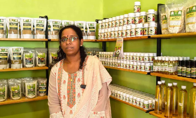 ഇഷാസ്: കൺമഷിയിൽ തുടങ്ങി മിെല്ലറ്റിൽ എത്തിനിൽക്കുന്ന വിജയഗാഥ ഇഷാസ്: കൺമഷിയിൽ തുടങ്ങി മിെല്ലറ്റിൽ എത്തിനിൽക്കുന്ന വിജയഗാഥ