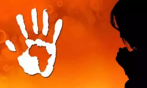 കു​ട്ടി​ക​ൾ​ക്കെ​തി​രാ​യ അ​തി​ക്ര​മ​ങ്ങ​ൾ വ​ർ​ധി​ക്കു​ന്നു; 2023ൽ 3878 ​പോ​ക്സോ കേ​സു​ക​ൾ