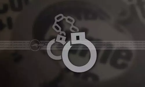 അ​ഭി​ഭാ​ഷ​ക​യേ​യും അ​മ്മ​യേ​യും വാ​ഹ​നം ഇ​ടി​ച്ചു കൊ​ല്ലാ​ൻ ശ്ര​മം