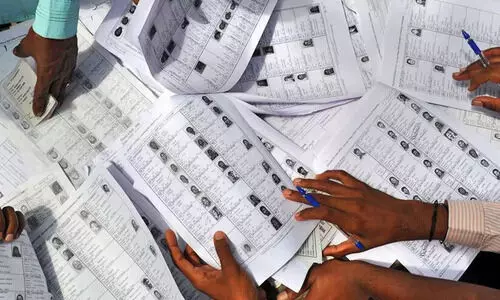 പ്രഖ്യാപനം പാഴ്വാക്ക്; കോർപറേഷൻ പത്ത് വാർഡുകളിൽ വോട്ടർമാർ പതിനായിരത്തിൽ പുറത്ത് പ്രഖ്യാപനം പാഴ്വാക്ക്; കോർപറേഷൻ പത്ത് വാർഡുകളിൽ വോട്ടർമാർ പതിനായിരത്തിൽ പുറത്ത്