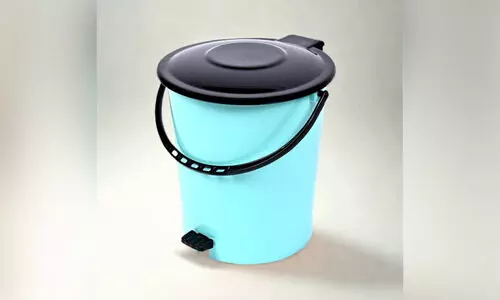 മാ​ലി​ന്യം വേ​ർ​തി​രി​ക്ക​ൽ; റീ​സൈ​ക്ലി​ങ് ബി​ന്നു​ക​ൾ വി​ത​ര​ണം ചെ​യ്തു