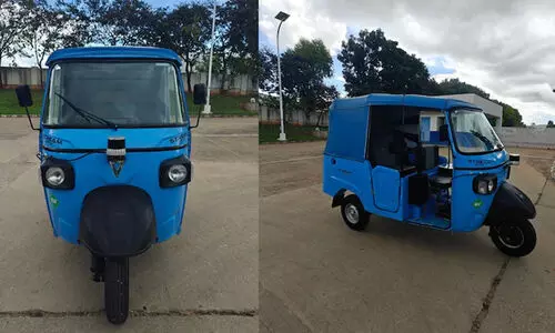 Omega Seiki Autorickshaw