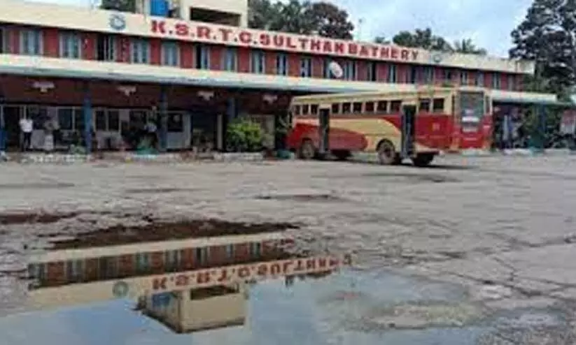 കെ.എസ്.ആർ.ടി.സി ബസ് നിർത്തിയിട്ട് ഡ്രൈവറും കണ്ടക്ടറും വിശ്രമിക്കാൻ പോയി, തിരിച്ചുവന്നപ്പോൾ ബസ് കാണാനില്ല; ആശങ്ക, അങ്കലാപ്പ്; ഒടുവിൽ കണ്ടെത്തി, ബസ് ബത്തേരി ഡിപ്പോയിൽ..!