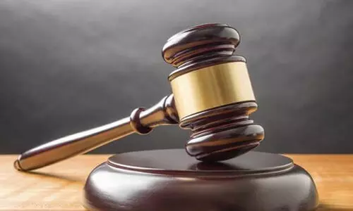 ത​ട്ടി​പ്പി​നി​ര​യാ​യ യു​വാ​വി​ന് ന​ഷ്ട​പ​രി​ഹാ​രം ന​ല്‍കാ​ന്‍ കോ​ട​തി ഉ​ത്ത​ര​വ്