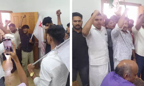 ഫലസ്തീൻ പ്രമേയ മൂകാഭിനയം തടഞ്ഞതിൽ പ്രതിഷേധം