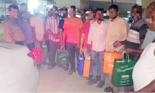 തൊ​ഴി​ലാ​ളി​ക​ൾ​ക്ക് സ​ഹാ​യ​വു​മാ​യി ലൈ​റ്റ്സ് ഓ​ഫ് കൈ​ൻ​ഡ്‌​നെ​സ്