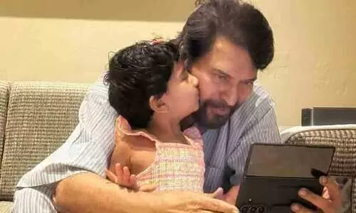 എന്‍റെ മകൾ ചോദിച്ചു നിങ്ങളുടെ പേരെന്താണ്?, പുഞ്ചിരിച്ചുകൊണ്ട് അയാൾ പറഞ്ഞു... മമ്മൂട്ടി