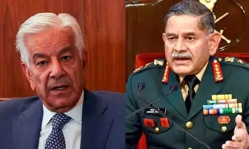 ‘ഇനി വന്നാൽ, ഇന്ത്യയെ സ്വന്തം വിമാനങ്ങളുടെ അവശിഷ്ടങ്ങൾക്കിടയിൽ കുഴിച്ചുമൂടും,’ 0-6 സ്​കോറോടെയാണ് ഇന്ത്യയുടെ തോൽവിയെന്നും വീരവാദവുമായി പാക് പ്രതിരോധ മ​​​ന്ത്രി