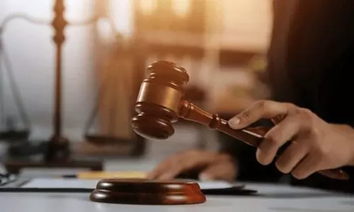 വ്യാജ ചെക്ക് നൽകി കാർ വാങ്ങൽ: പ്രതികളെ നാടു കടത്താൻ ഉത്തരവിട്ട് ദുബൈ കോടതി വ്യാജ ചെക്ക് നൽകി കാർ വാങ്ങൽ: പ്രതികളെ നാടു കടത്താൻ ഉത്തരവിട്ട് ദുബൈ കോടതി