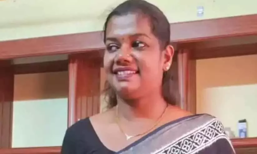 ഡി.വൈ.എഫ്‌.ഐ നേതാവായ യുവ അഭിഭാഷകയുടെ മരണം; സുഹൃത്ത് കസ്റ്റഡിയിൽ