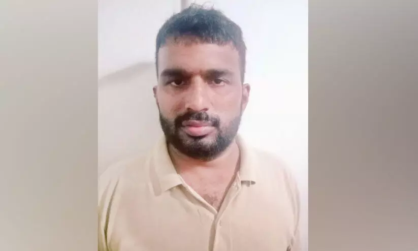 ഫേസ്ബുക്ക് വഴി പരിചയം; വീട്ടമ്മയെ സ്വർണം വാങ്ങി കബളിപ്പിച്ച പ്രതി അറസ്റ്റിൽ