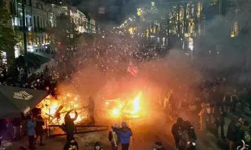 ജോർജിയയിൽ പ്രസിഡന്റിന്റെ കൊട്ടാരം കൈയേറി പ്രതിഷേധക്കാർ; അട്ടിമറി ശ്രമമെന്ന് പ്രധാനമന്ത്രി