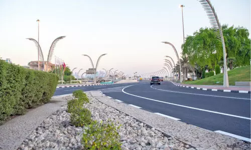 കോ​ർ​ണി​ഷ് സ്ട്രീ​റ്റ് റോ​ഡ് ന​വീ​ക​ര​ണം; ആ​ദ്യ​ഘ​ട്ടം പൂ​ർ​ത്തി​യാ​യി