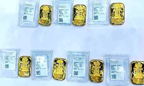 വിമാനത്താവളത്തില്‍ 1.34 കിലോ സ്വര്‍ണവുമായി രണ്ടുപേര്‍ പിടിയില്‍