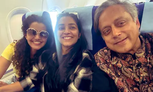 വളരെ മനോഹരമായ കൂട്ടായിരുന്നു അവരെനിക്ക്; അനുപമ പരമേശ്വരനും രജീഷ വിജയനുമൊപ്പമുള്ള ചിത്രം പങ്കുവെച്ച് തരൂർ