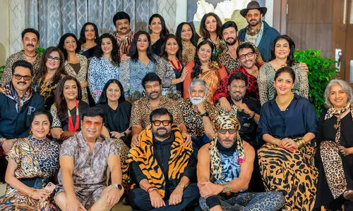 80കളിലെ സൂപ്പർസ്റ്റാറുകൾ ഇപ്പോൾ കാണാൻ ഇങ്ങനെ....; വൈറലായി ചിത്രങ്ങൾ