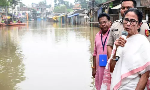 ‘ബിഹാറിലെയും യു.പിയിലെയും വെള്ളം ഞങ്ങളുടെ പ്രദേശങ്ങളെ മുക്കി​ക്കൊല്ലുന്നു’; ബംഗാൾ പ്രളയത്തിനു പിന്നാലെ അണക്കെട്ടുകളുടെ ആവശ്യകത ചോദ്യം ചെയ്ത് മമത