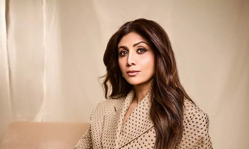 സാമ്പത്തിക തട്ടിപ്പ്; ശിൽപ ഷെട്ടിയെ നാല് മണിക്കൂറിലേറെ ചോദ്യം ചെയ്തു സാമ്പത്തിക തട്ടിപ്പ്; ശിൽപ ഷെട്ടിയെ നാല് മണിക്കൂറിലേറെ ചോദ്യം ചെയ്തു