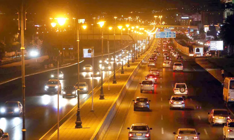 നിരത്തുകളിലെ തിരക്ക് കുറക്കാം; കാർപൂളിങ്ങിലേക്ക് മാറൂ... നിരത്തുകളിലെ തിരക്ക് കുറക്കാം; കാർപൂളിങ്ങിലേക്ക് മാറൂ...