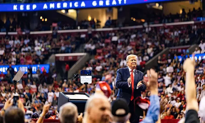 ‘താരിഫുകൾ പ്രയോഗിച്ച് ഇന്ത്യ-പാക് സംഘർഷം ഉൾപ്പെടെ നാല് യുദ്ധങ്ങൾ തടഞ്ഞു’: വീണ്ടും അവകാശവാദവുമായി ട്രംപ് ‘താരിഫുകൾ പ്രയോഗിച്ച് ഇന്ത്യ-പാക് സംഘർഷം ഉൾപ്പെടെ നാല് യുദ്ധങ്ങൾ തടഞ്ഞു’: വീണ്ടും അവകാശവാദവുമായി ട്രംപ്