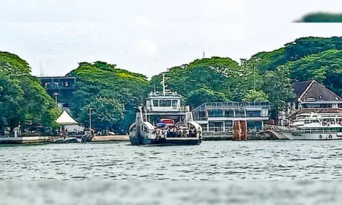 റോ-റോ സർവിസ്;കൊച്ചി കോർപറേഷന് ബാധ്യതയോ?