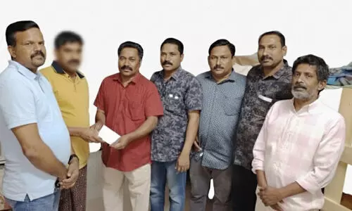 ബി​ജു​വി​ന്​ സ​ഹാ​യ​വു​മാ​യി ശി​ഫ മ​ല​യാ​ളി സ​മാ​ജം