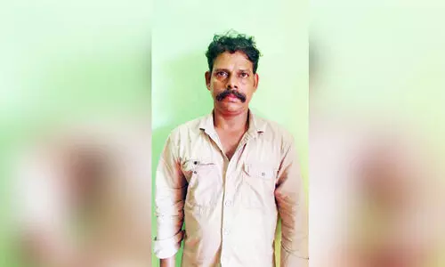 വാക്തർക്കം കത്തിക്കുത്തിൽ കലാശിച്ചു; ഒരാൾ അറസ്റ്റിൽ വാക്തർക്കം കത്തിക്കുത്തിൽ കലാശിച്ചു; ഒരാൾ അറസ്റ്റിൽ