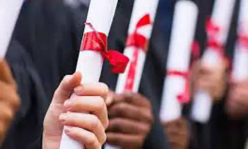 വ്യാ​ജ​ബി​രു​ദ​ങ്ങ​ൾ ത​ട​യാ​ൻ പു​തി​യ നി​യ​മം ത​യാ​റാ​ക്കു​ന്നു