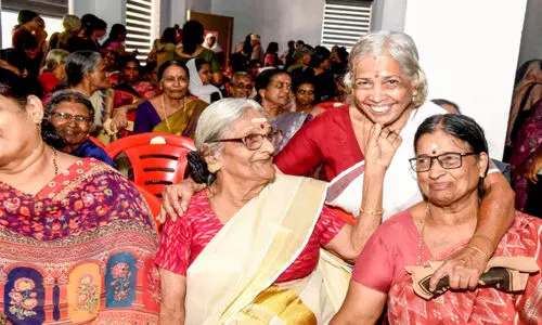 അ​വ​രൊ​ത്തു കൂ​ടി​യ​പ്പോ​ൾ ഓ​ർ​മ​ക​ൾ പ​ടി​ക​ട​ന്നെ​ത്തി