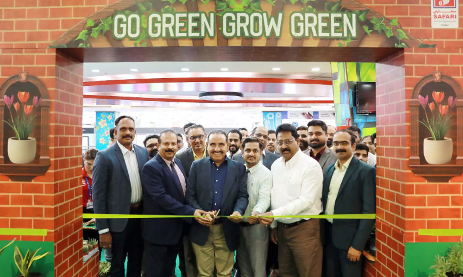 സ​ഫാ​രി ഔ​ട്ട് ല​റ്റു​ക​ളി​ൽ ഗോ ​ഗ്രീ​ൻ  ഗ്രോ ​ഗ്രീ​ൻ പ്ര​മോ​ഷ​ൻ ആ​രം​ഭി​ച്ചു