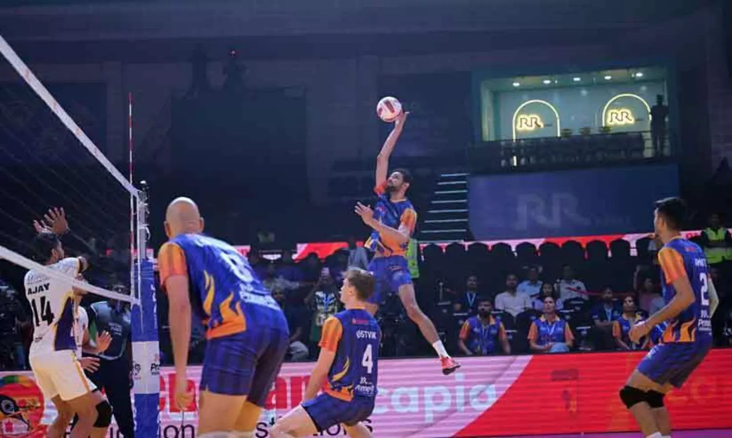 പ്രൈം വോളിബാള്‍ ലീഗ്: ഡല്‍ഹി തൂഫാന്‍സിനെയും വീഴ്ത്തി മുംബൈ, തുടർച്ചയായ മൂന്നാംജയം