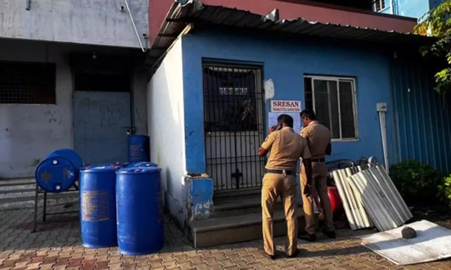 ചുമ മരുന്ന് മരണം: ഫാർമ കമ്പനി ഉടമ ഒളിവിൽ