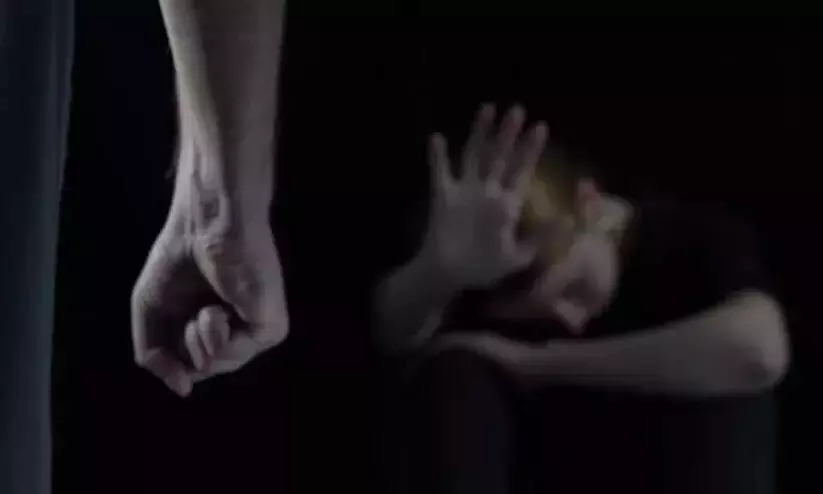 ഗാ​ർ​ഹി​ക പീ​ഡ​നം: യു​വ​തി മ​രി​ച്ചു