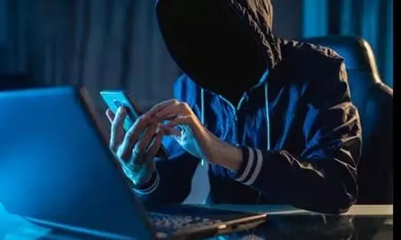 ഓ​ൺ​ലൈ​ൻ ത​ട്ടി​പ്പു​ക​ൾ​ക്ക് ക​ടു​ത്ത ശി​ക്ഷ; മു​ന്ന​റി​യി​പ്പു​മാ​യി ജു​ഡീ​ഷ്യ​ൽ വ​കു​പ്പ്