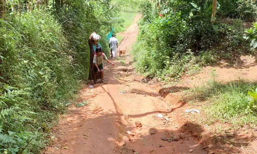 ഗതാഗത സൗകര്യമില്ലാതെ കൈരളി ഉന്നതി ഗതാഗത സൗകര്യമില്ലാതെ കൈരളി ഉന്നതി
