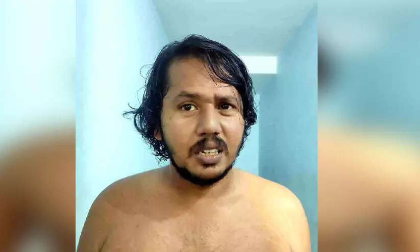 പ്ലസ്ടു വിദ്യാർഥിയെ കഴുത്തറുത്ത് കൊല്ലാൻ ശ്രമം; പ്രതി പിടിയിൽ പ്ലസ്ടു വിദ്യാർഥിയെ കഴുത്തറുത്ത് കൊല്ലാൻ ശ്രമം; പ്രതി പിടിയിൽ